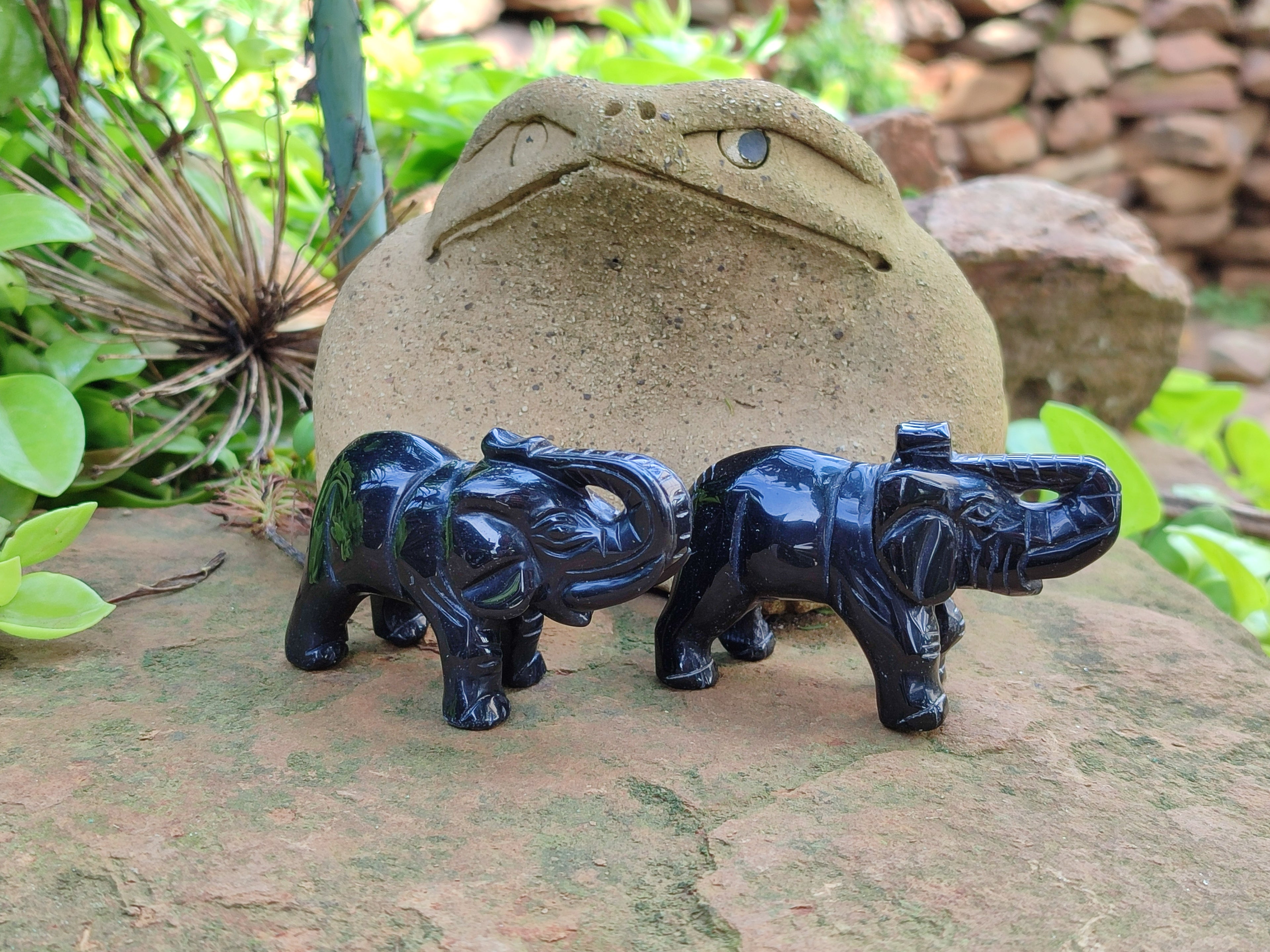 Polished Black Onyx Elephant Carvings - sold per item - From Brazil - Toprock Gemstones and Minerals 