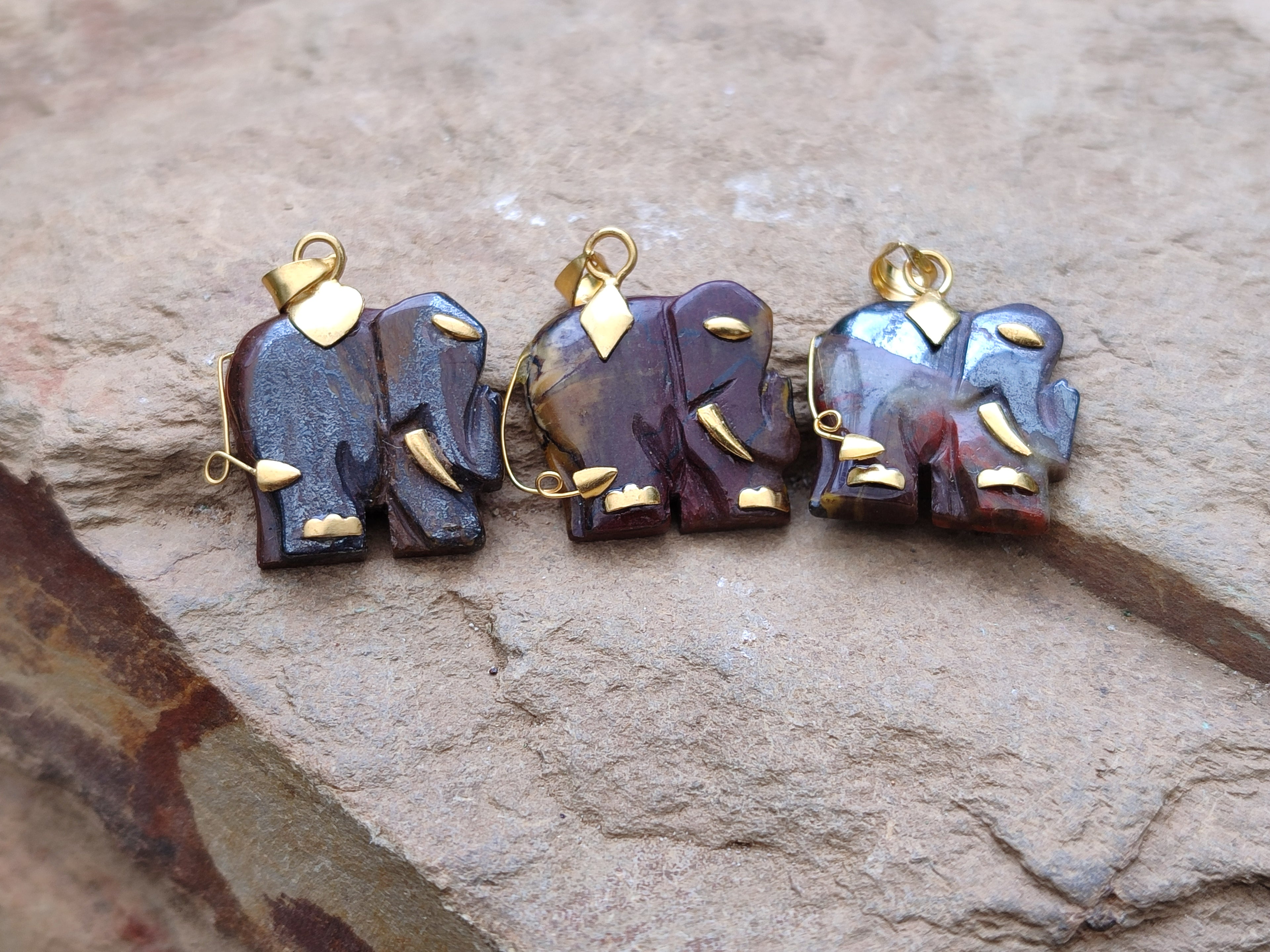 Polished Banded Tiger Iron Jasper Elephant Pendant with 9ct Gold Bail and Trim - Sold Per Item - From Australia - Toprock Gemstones and Minerals 