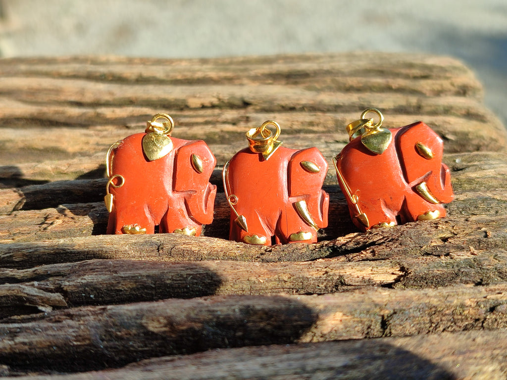 Polished Red Jasper Elephant Pendant with 9ct Gold Bail and Trim - Sold Per Item - From South Africa - Toprock Gemstones and Minerals 