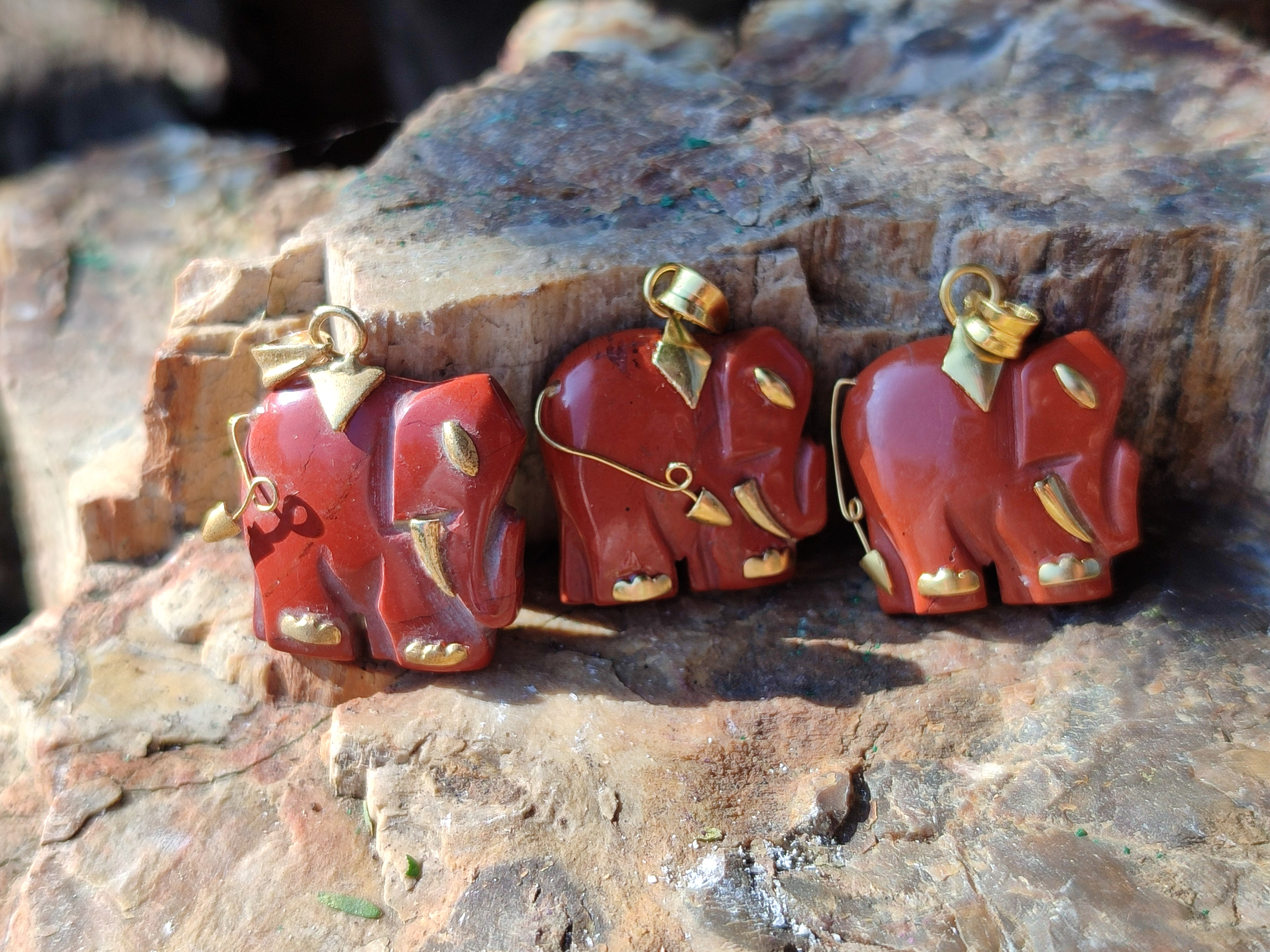 Polished Red Jasper Elephant Pendant with 9ct Gold Bail and Trim - Sold Per Item - From South Africa - Toprock Gemstones and Minerals 