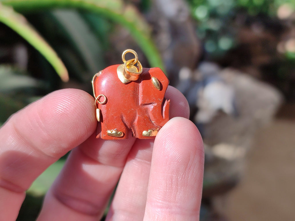 Polished Red Jasper Elephant Pendant with 9ct Gold Bail and Trim - Sold Per Item - From South Africa - Toprock Gemstones and Minerals 