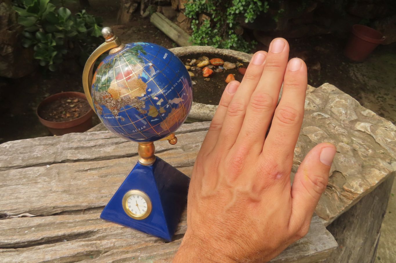 Hand Made Lapis Lazuli World Globe Clock x 1 From China - Toprock Gemstones and Minerals 