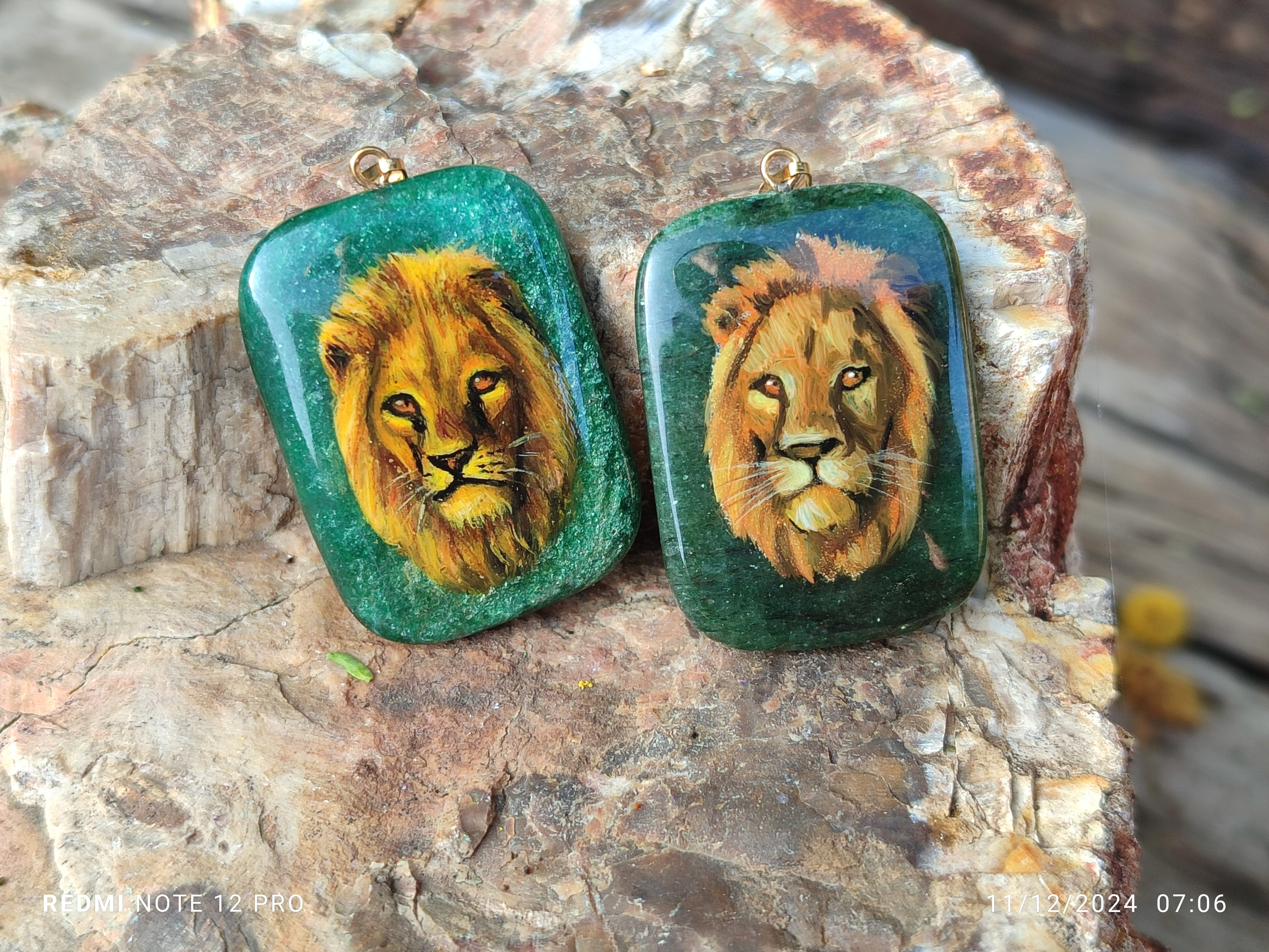Polished Aventurine Pendant with Hand Painted Lion - Sold Per Item - From Zimbabwe - Toprock Gemstones and Minerals 