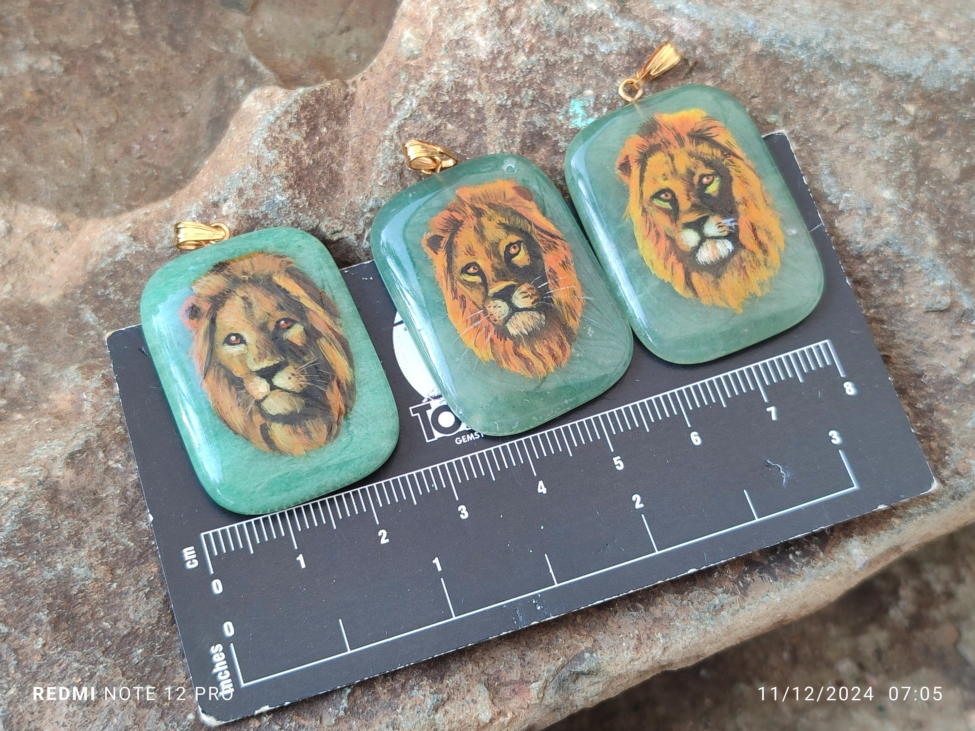 Polished Aventurine Pendant with Hand Painted Lion - Sold Per Item - From Zimbabwe - Toprock Gemstones and Minerals 