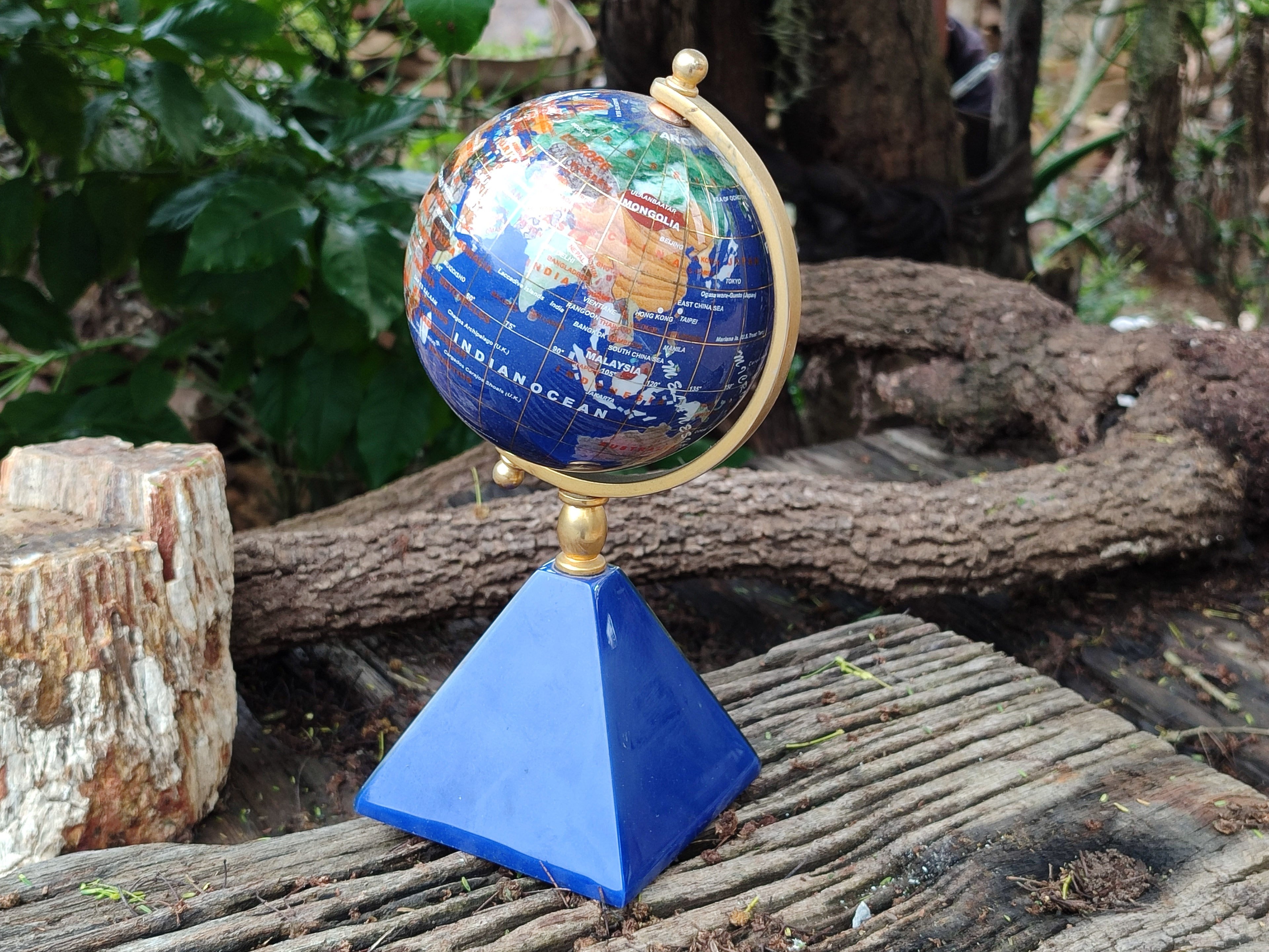 Hand Made Lapis Lazuli World Globe Clock x 1 From China - Toprock Gemstones and Minerals 