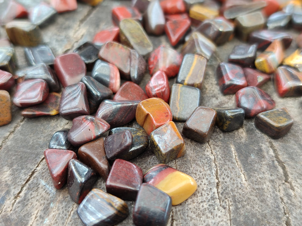 Polished Banded Tiger Iron Jasper Chips - sold per kg - From Australia - Toprock Gemstones and Minerals 