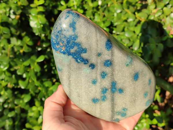 Polished Blue Spinel Spotted Standing Free Form x 1 From Madagascar