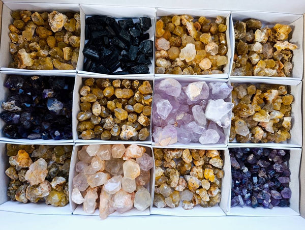 Natural Mix of Retail Items x 2.61 Kg Lot From Southern Africa