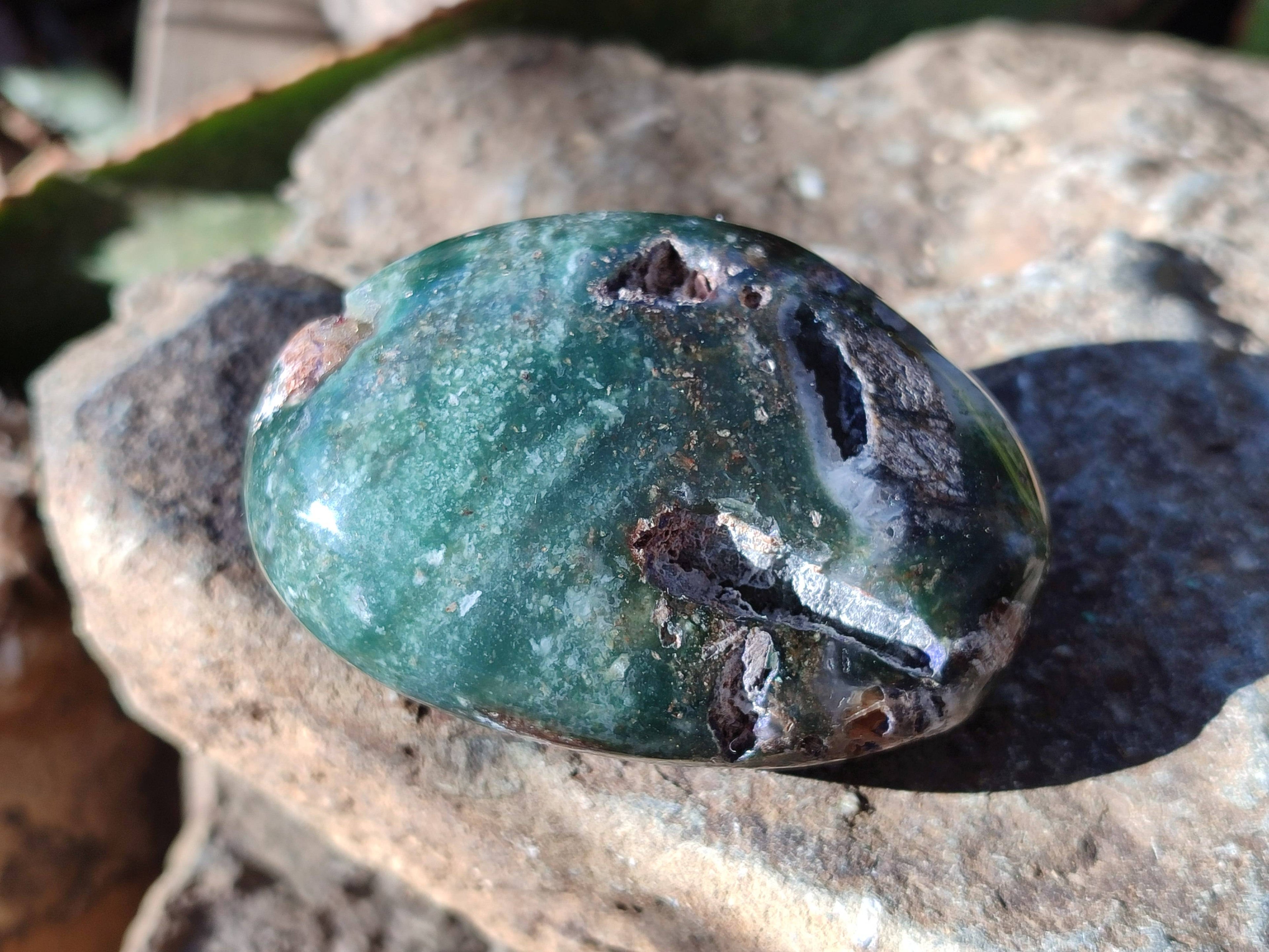 Polished Emerald Mtorolite Palm Stones x 12 From Mutorashanga, Zimbabwe - Toprock Gemstones and Minerals 