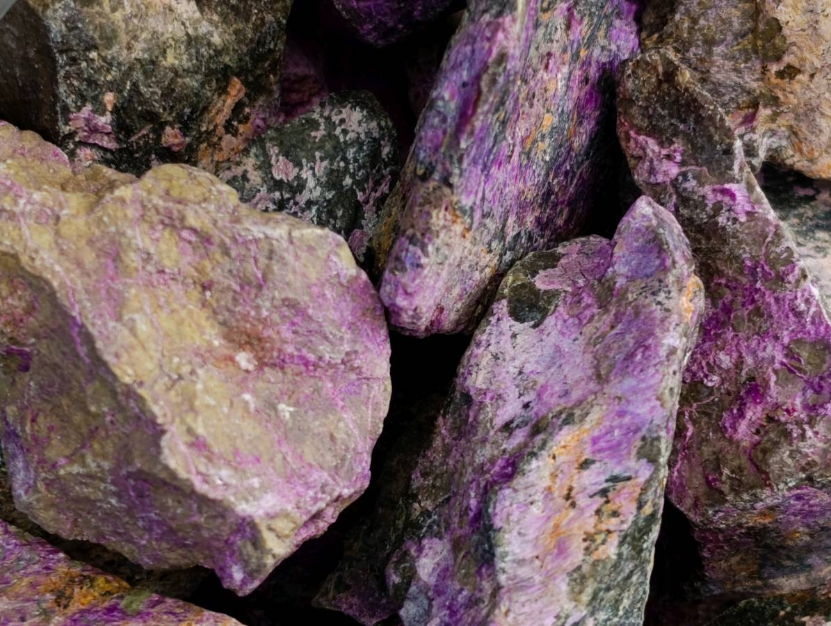 Natural Stichtite Cobbed Specimens x 1 Lot From Barberton, South Africa - Toprock Gemstones and Minerals 