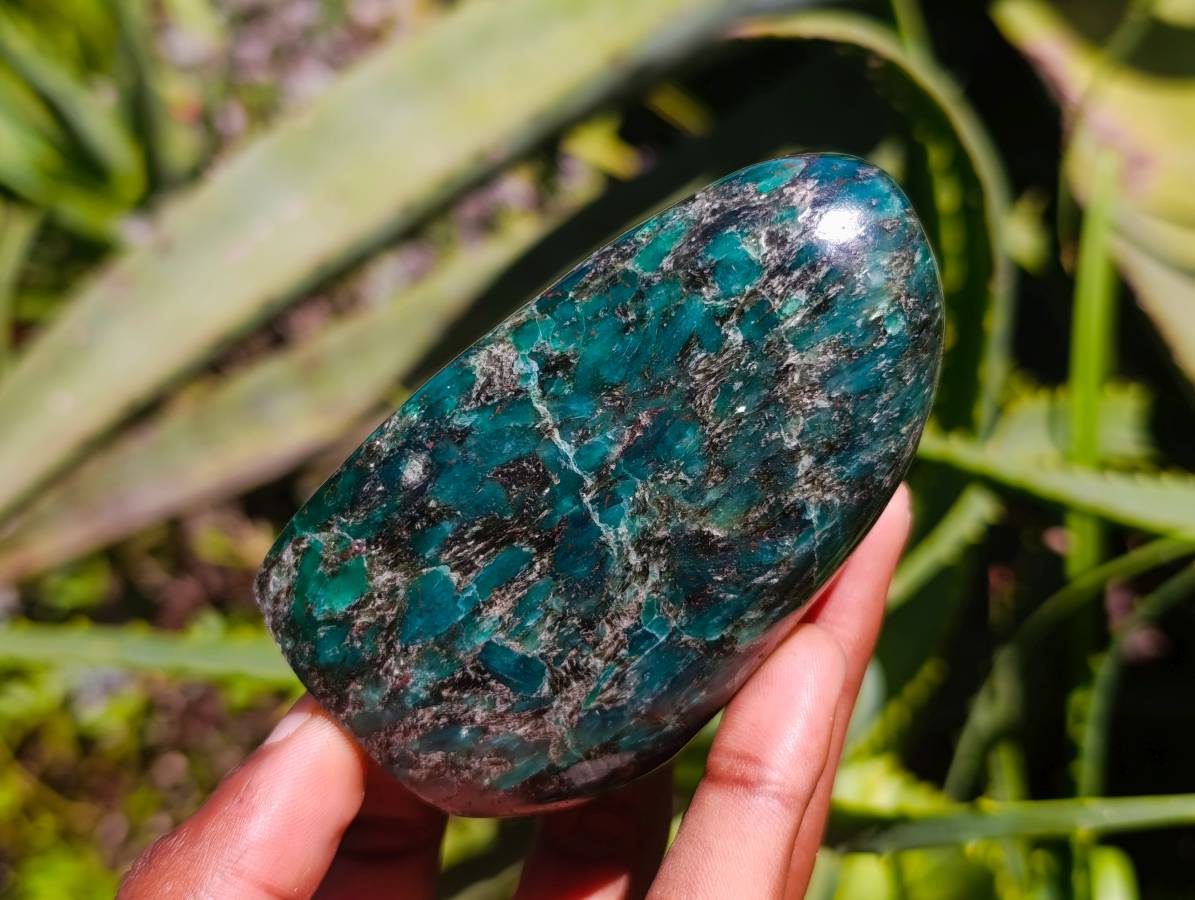 Polished Emerald Mica 'Mutokolite' Standing Free Forms x 4 From Mutoko, Zimbabwe