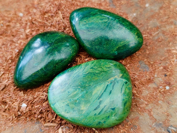Polished Verdite Palm Stones x 24 From Zimbabwe