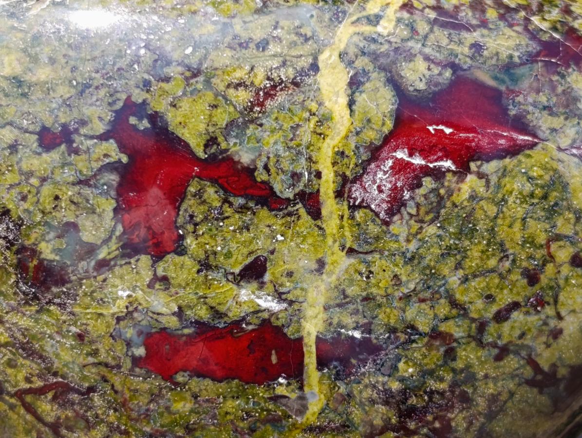 Polished Large Bastite Dragonsblood Stone Standing Free Form x 1 From Tshipise, South Africa