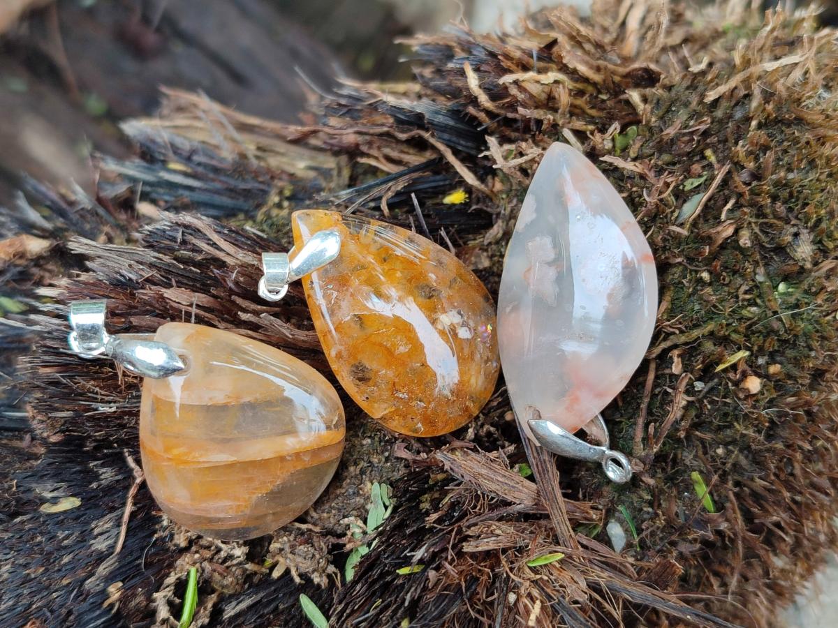 Natural Golden Healer Quartz Pendants x 12 From Ambatofinandrahana, Madagascar - Toprock Gemstones and Minerals 