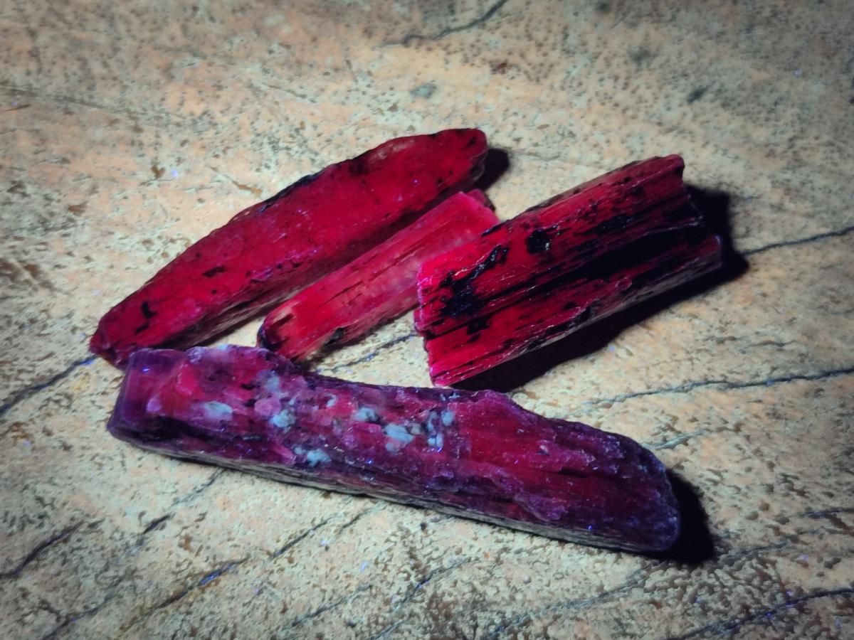 Natural Kyanite Crystals x 2,02 Kg Lot From Karoi, Zimbabwe - Toprock Gemstones and Minerals 