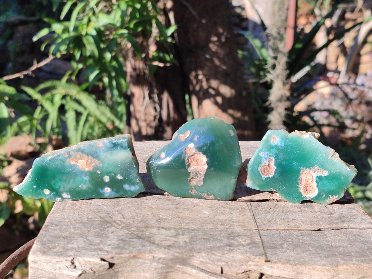 Polished On One Side Mtorolite Chrysoprase Slices x 35 From Mutorashanga, Zimbabwe - Toprock Gemstones and Minerals 