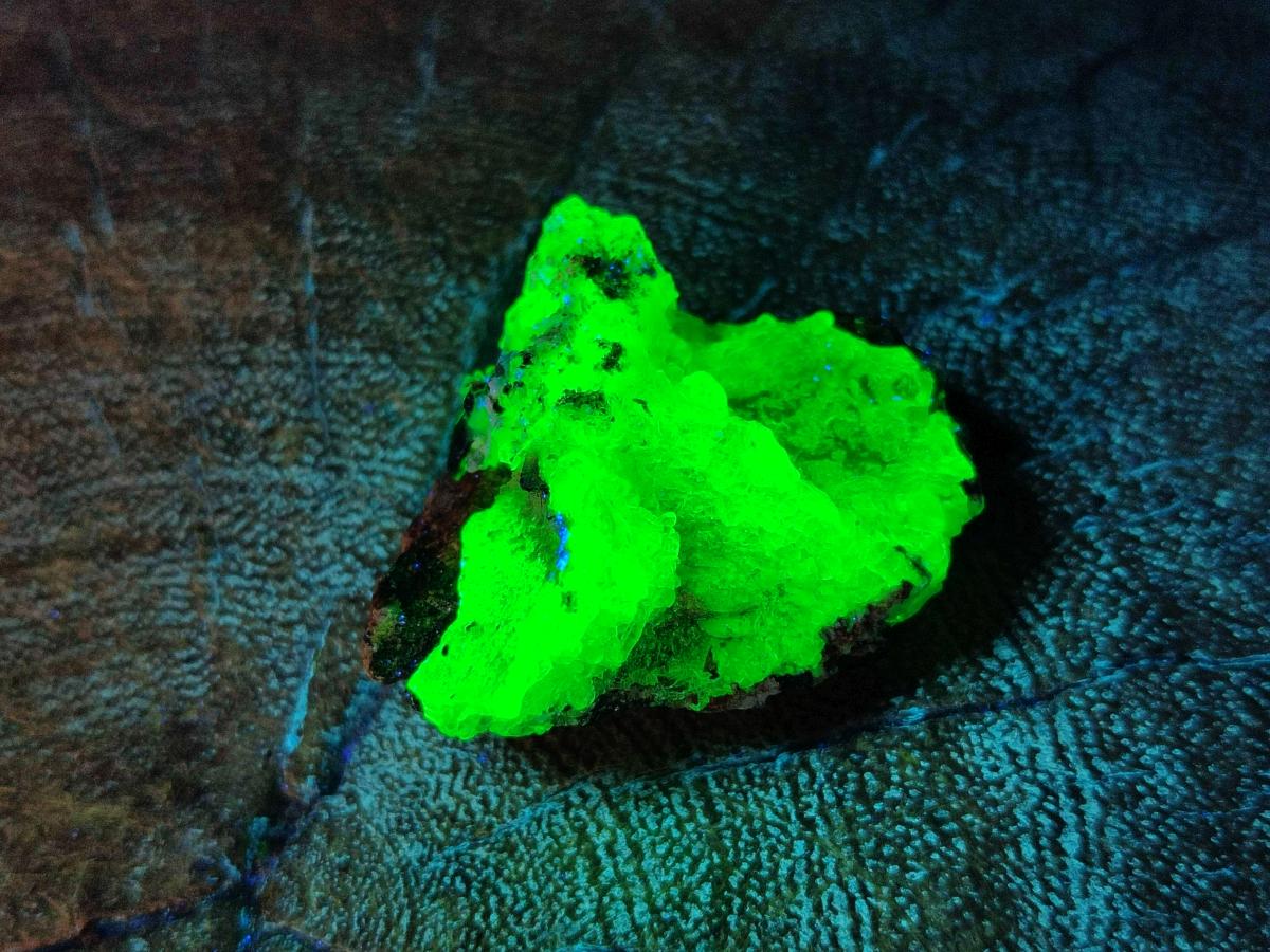 Natural Rare Hyalite Opal Specimens with Associated Minerals x 70 From Namibia