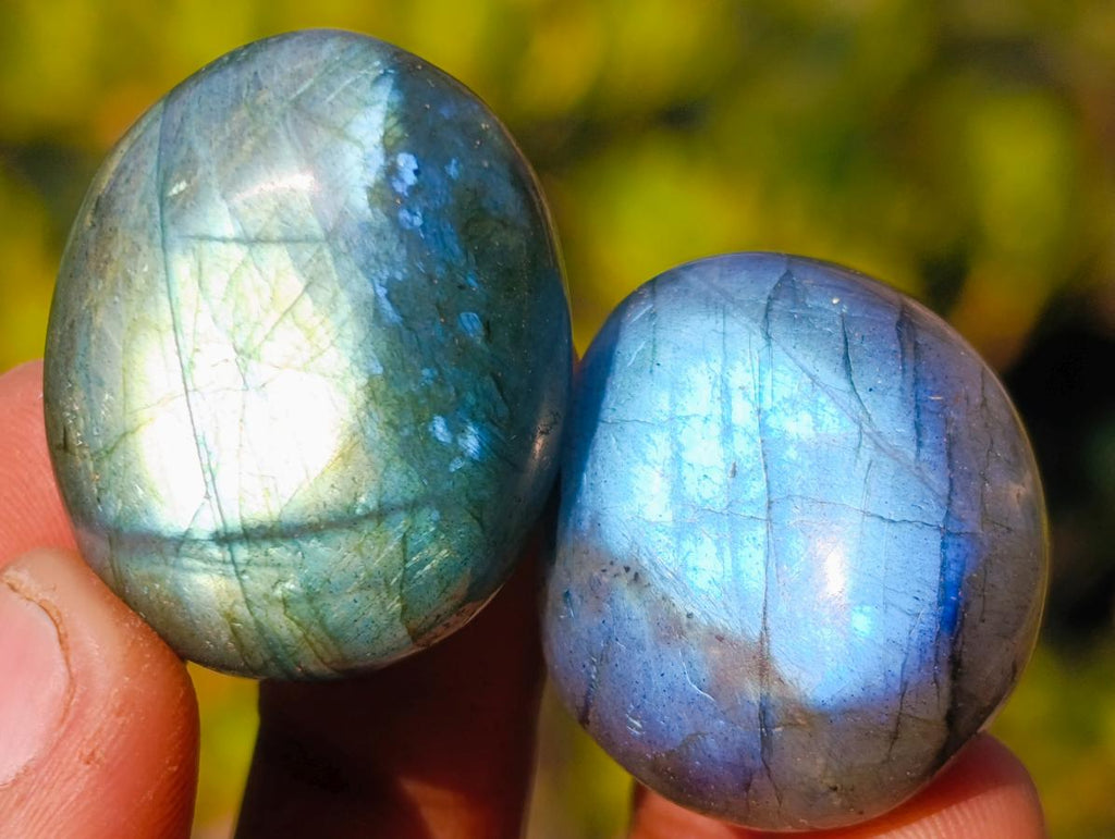 Polished Rounded Labradorite Jewellery Size Free Forms x 70 From Madagascar - Toprock Gemstones and Minerals 