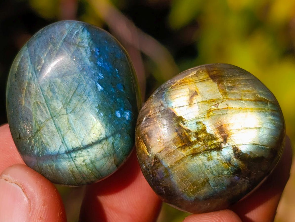 Polished Rounded Labradorite Jewellery Size Free Forms x 70 From Madagascar - Toprock Gemstones and Minerals 