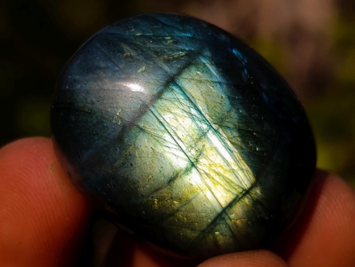 Polished Rounded Labradorite Jewellery Size Free Forms x 70 From Madagascar - Toprock Gemstones and Minerals 