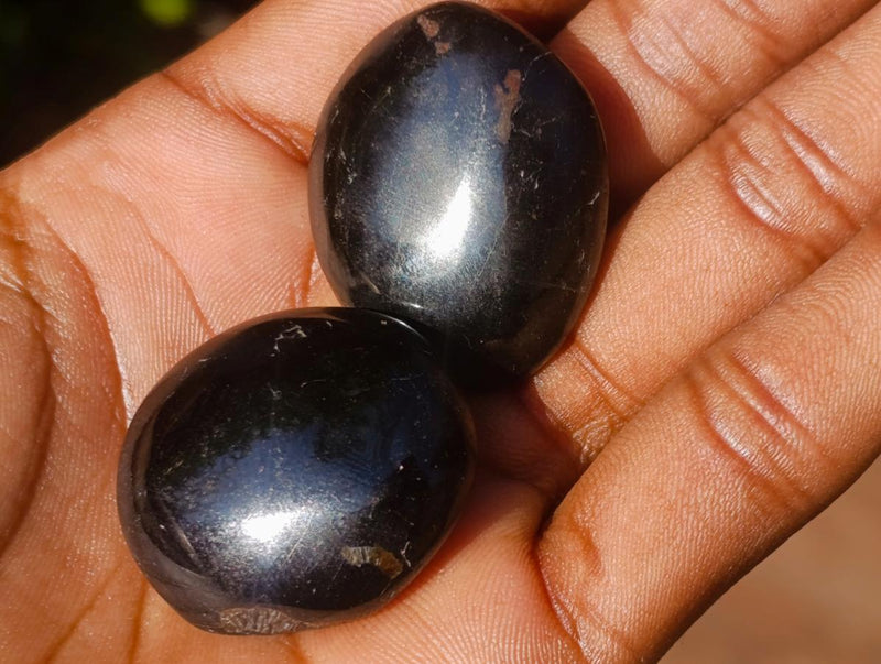 Polished Mini Black Tourmaline Jewellery Size Free Forms x 35 From Madagascar - Toprock Gemstones and Minerals 