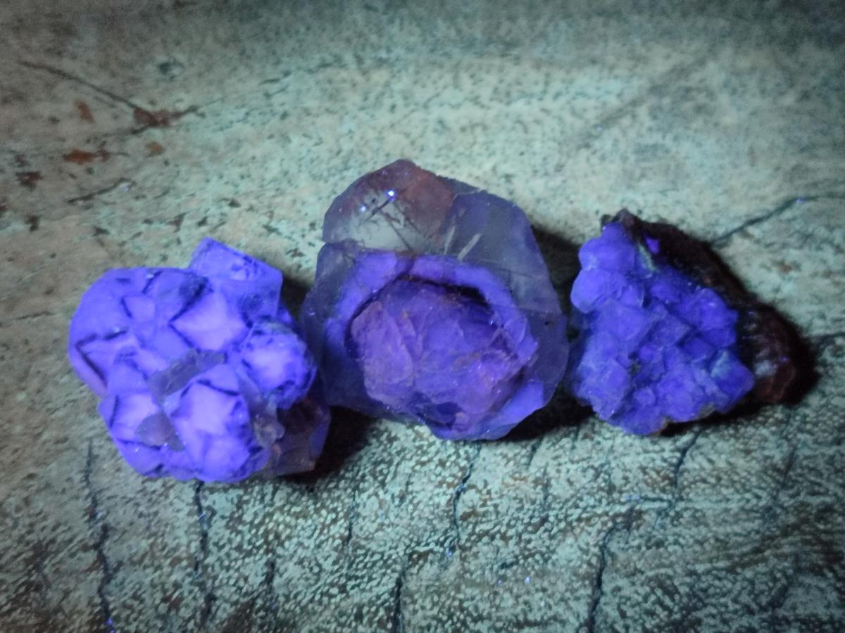 Natural MIni Mix of Mineral Specimens x 90 From Erongo, Namibia - Toprock Gemstones and Minerals 