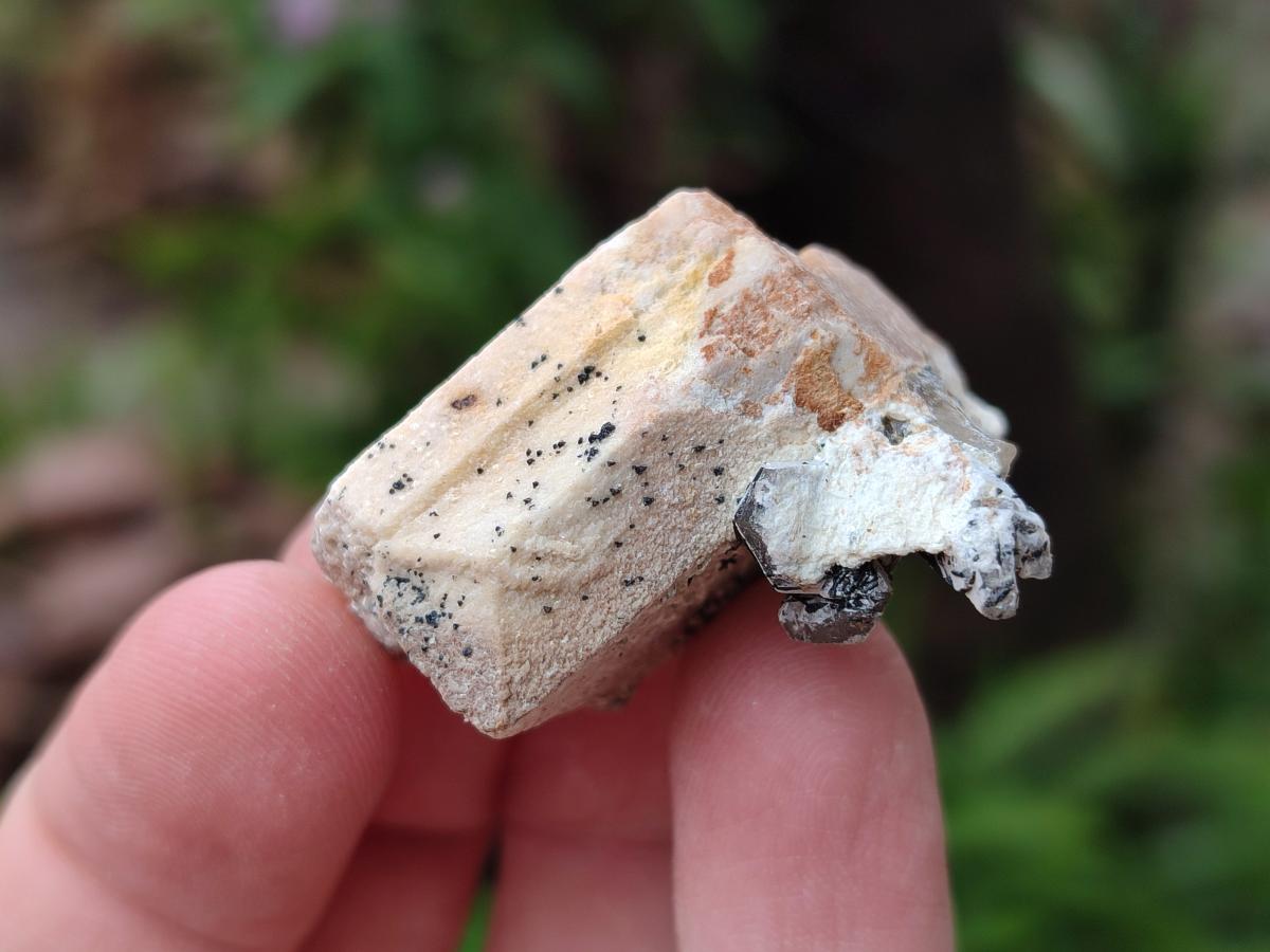Natural Mix of Mineral Specimens x 1,7 Kg Lot From Erongo, Namibia - Toprock Gemstones and Minerals 