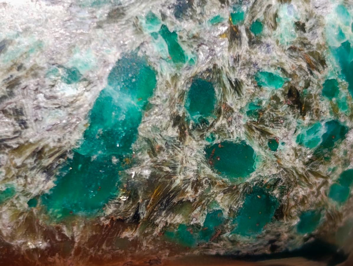 Polished Large Emerald Mica 'Mutokolite' Standing Display Piece x 1 From Mutoko, Zimbabwe