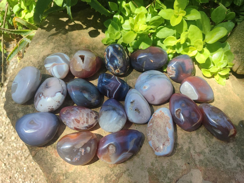 Polished and Natural Shashe River Agate Free Forms x 20 From Shashe River, Zimbabwe - Toprock Gemstones and Minerals 