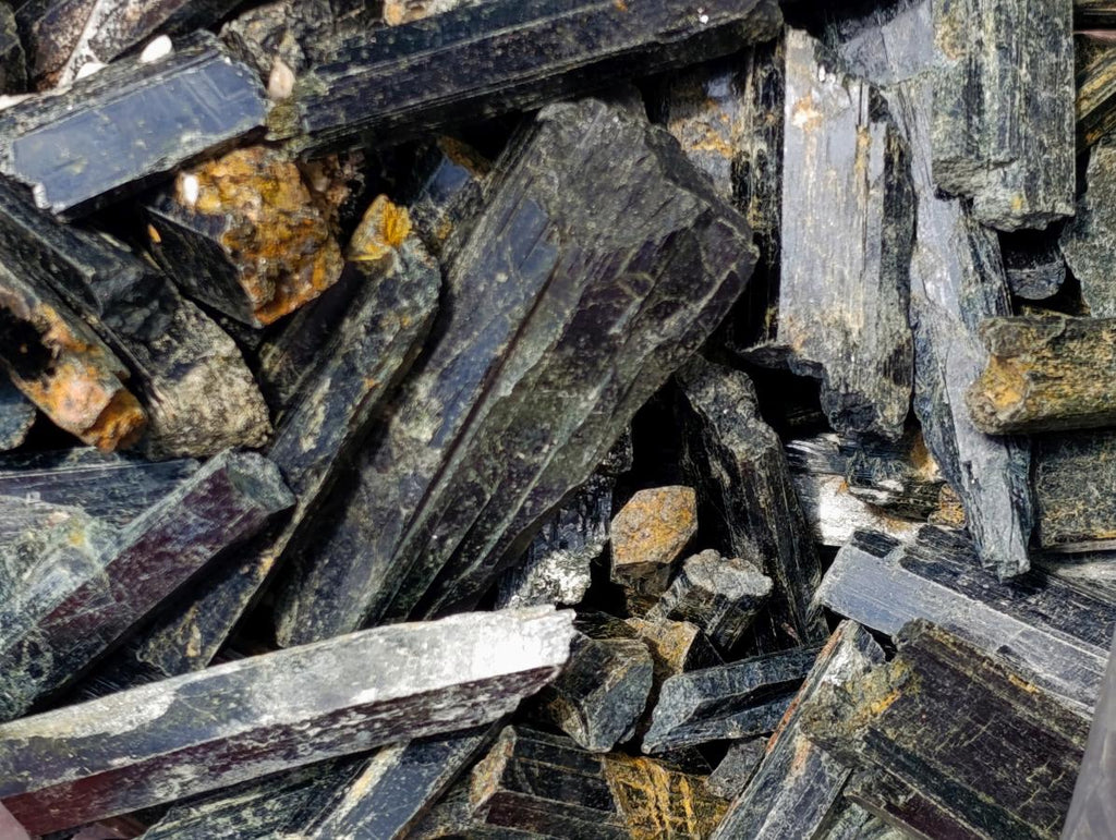 Natural Aegirine Crystals x 1,01 Kg Lot From Zomba, Malawi - Toprock Gemstones and Minerals 