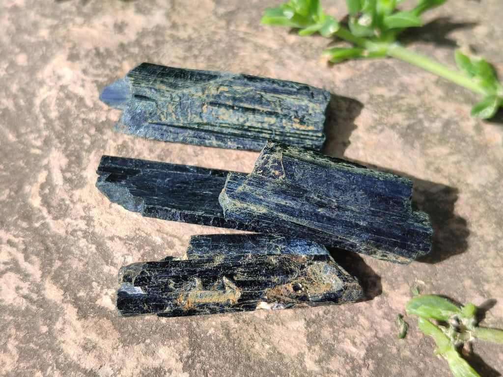 Natural Aegirine Single Crystals x 1,38 Kg Lot From Zomba, Malawi