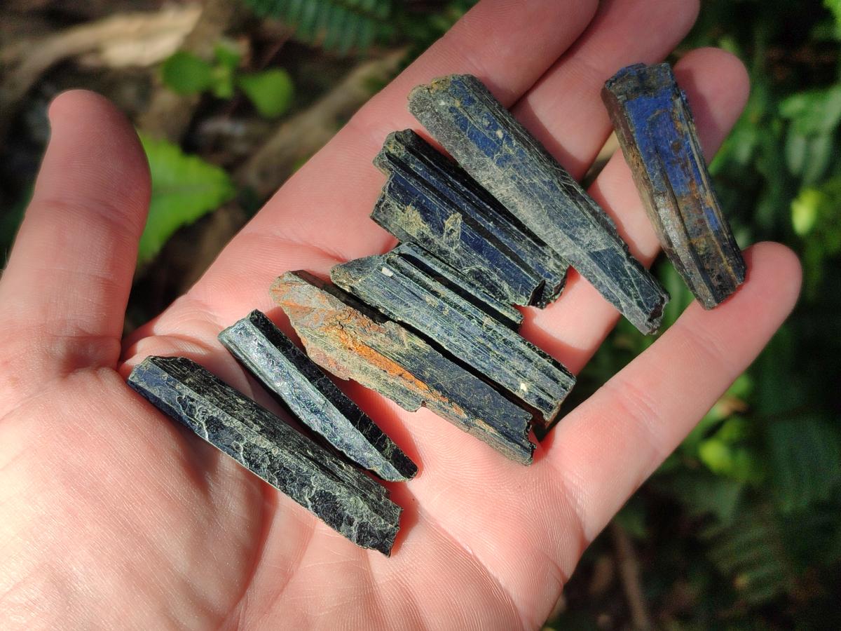 Natural Aegirine Single Crystals x 1,38 Kg Lot From Zomba, Malawi