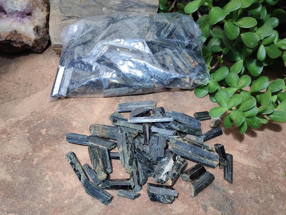 Natural Aegirine Bag of 1,51 Kg Lot From Zomba, Malawi