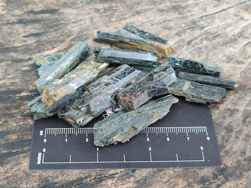Natural Aegirine Bag of 1,69 Kg Lot From Zomba, Malawi - Toprock Gemstones and Minerals 