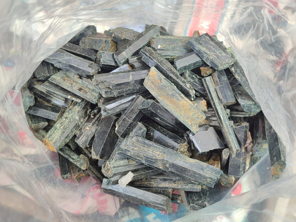 Natural Aegirine Bag of 1,43 Kg Lot From Zomba, Malawi