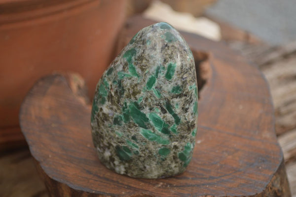 Polished Emerald In Matrix Standing Free Forms x 4 From Sandawana, Zimbabwe - TopRock