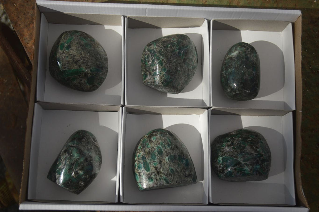 Polished Emerald In Matrix Standing Free Forms x 6 From Sandawana, Zimbabwe - TopRock