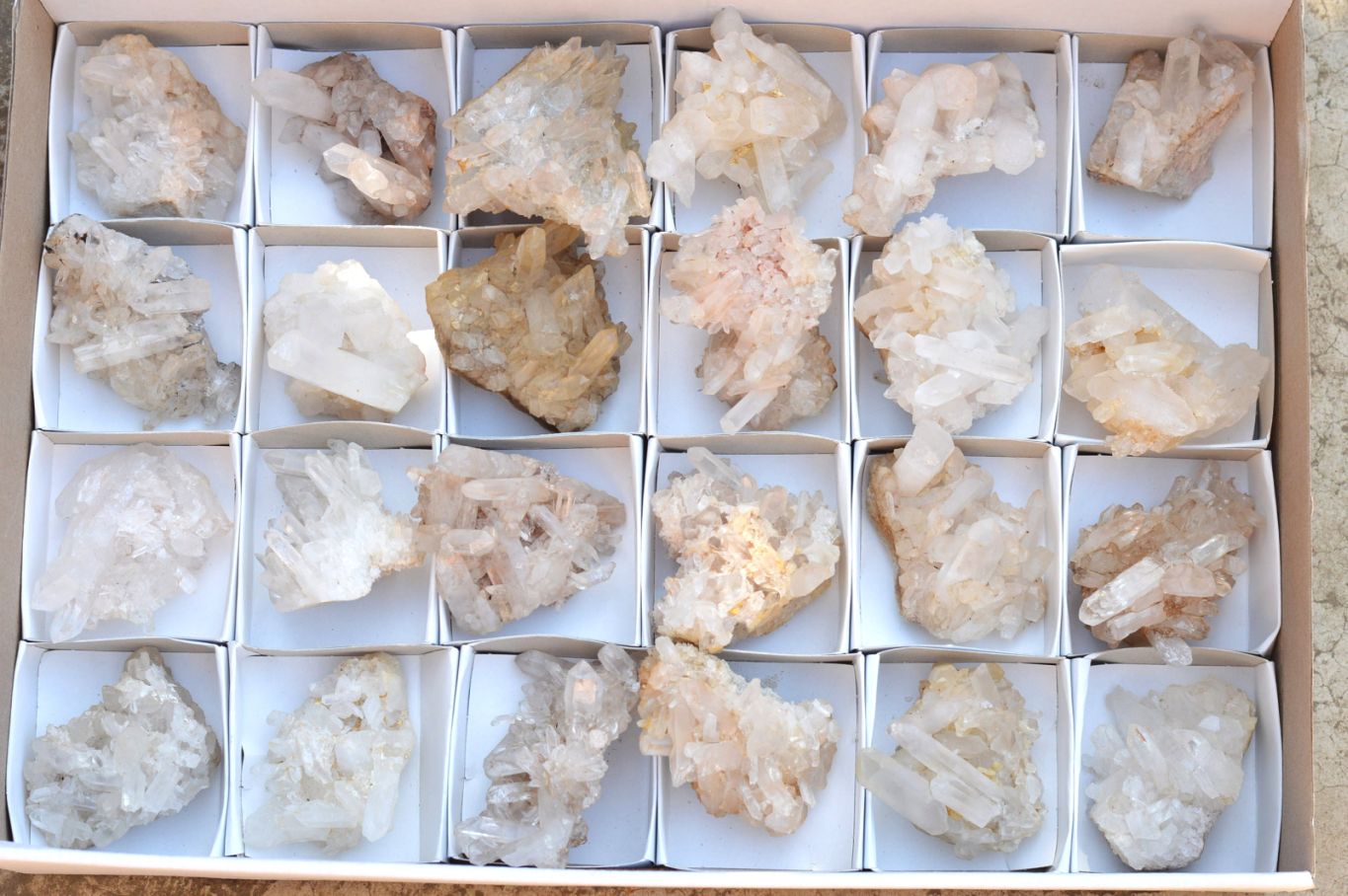 Natural Mixed Selection Of Small Quartz Clusters  x 24 From Madagascar - TopRock