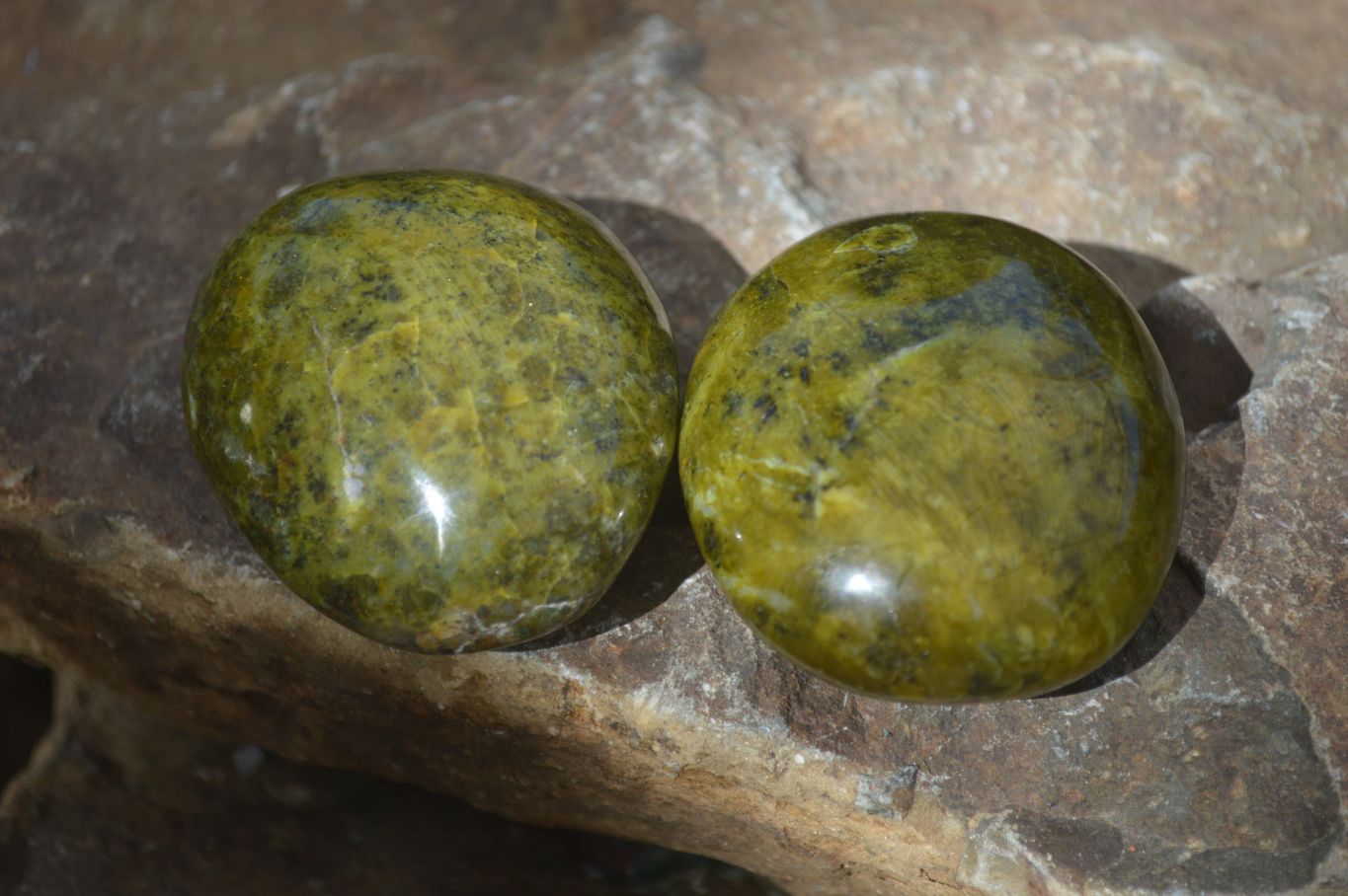 Polished Green Opal Galet / Palm Stones x 12 From Antsirabe, Madagascar - Toprock Gemstones and Minerals 