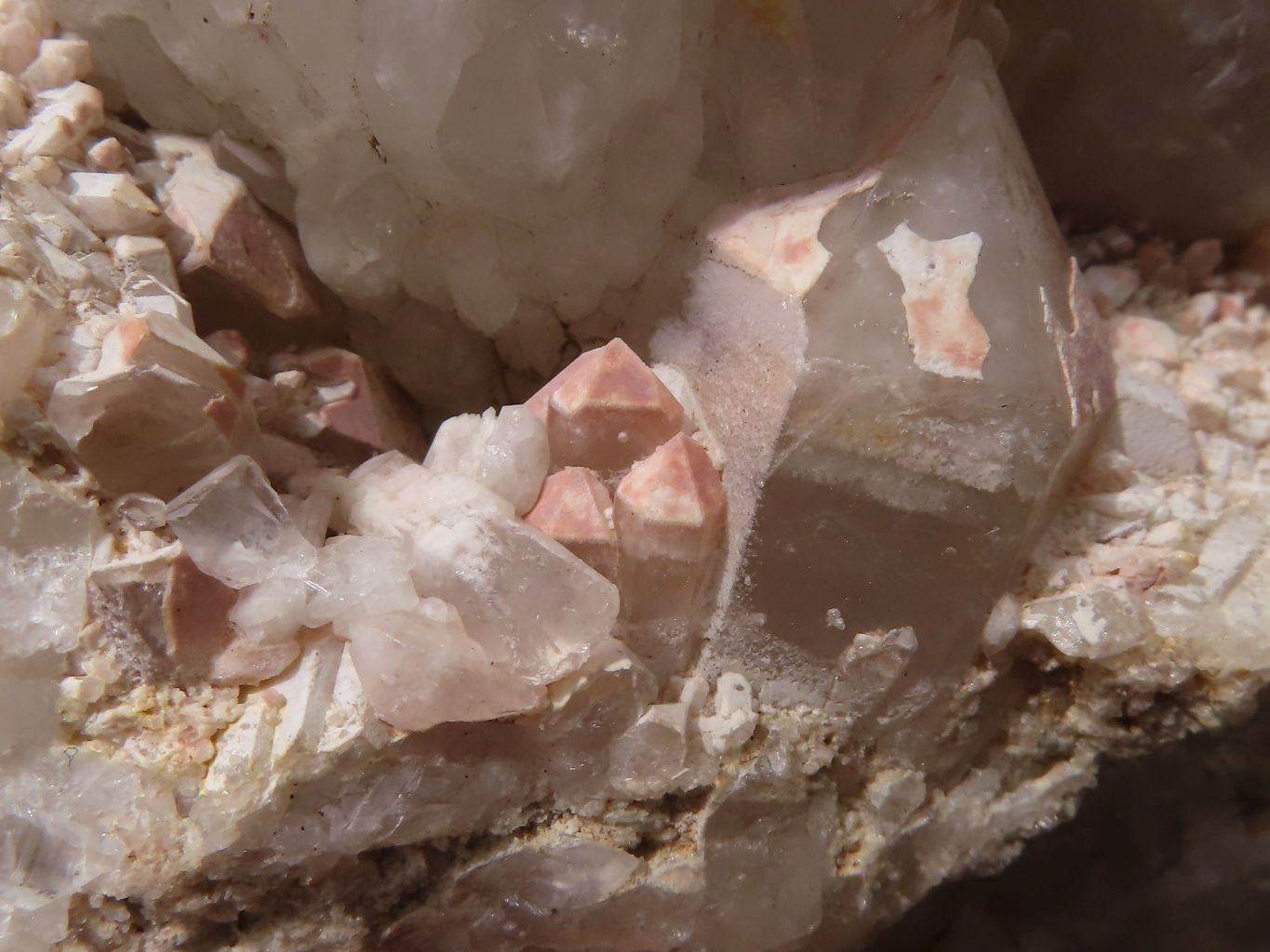 Natural Mixed Selection Of Quartz Clusters  x 4 From Madagascar - TopRock