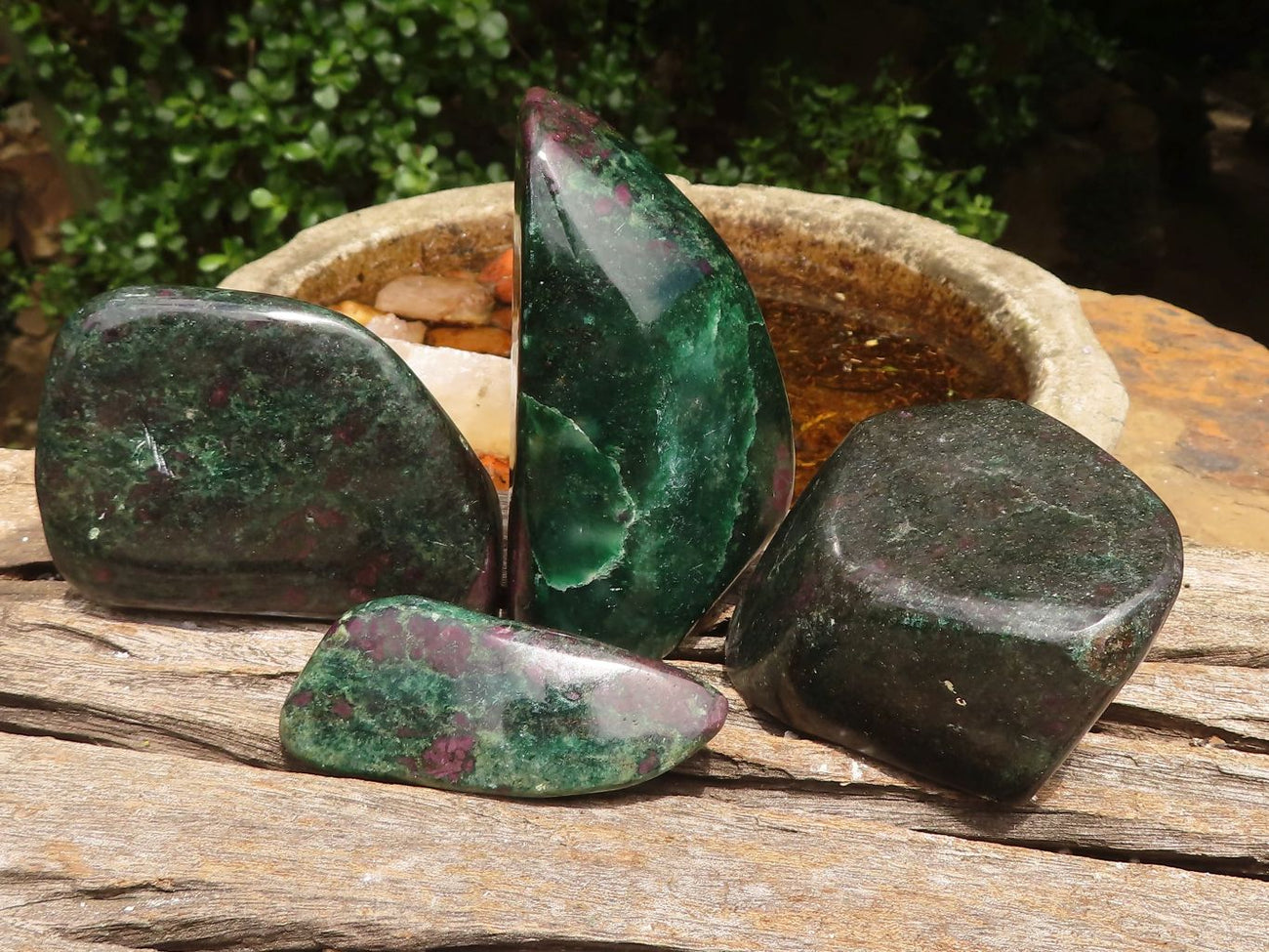 1pc 500-550g green Ruby crystal VDYLUSPWMQ Mineral Ruby Zeolite Ruby  Zoisite Point Apothecary