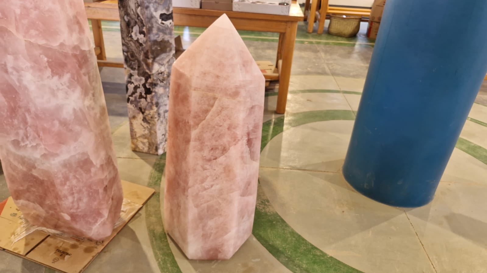 (+12 WEEKS!) Polished XXXL Gemmy Rose Quartz Standing Showpiece x 1 From Ambatondrazaka, Madagascar